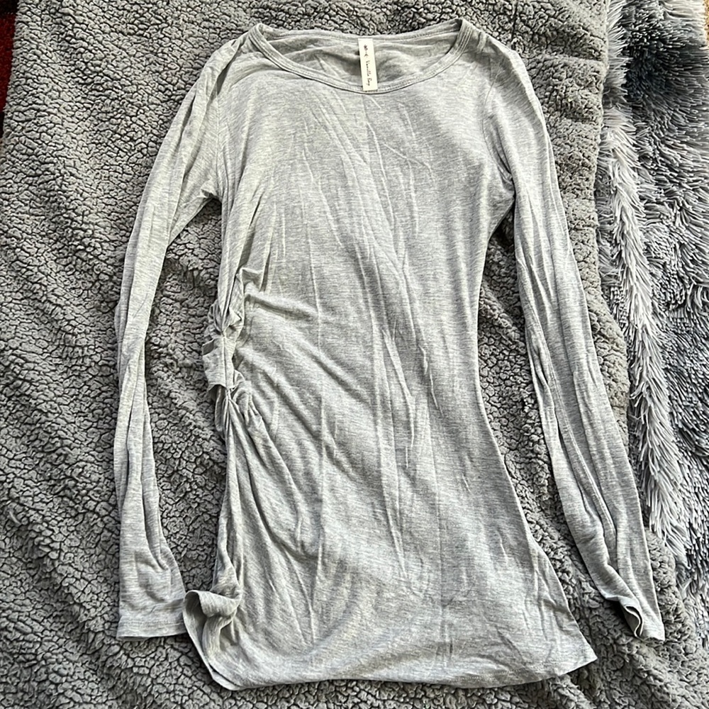 Large vanilla bay grey long sleeve tee with rushing on side